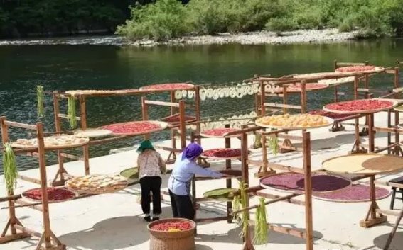 篁岭晒秋：江西婺源的乡村景象
