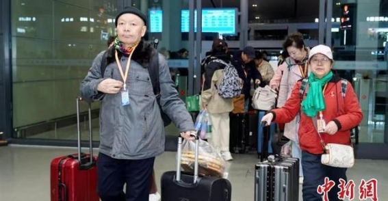 2025年新疆首趟出疆旅游专列启程：一场为银发族量身定制的春季之旅