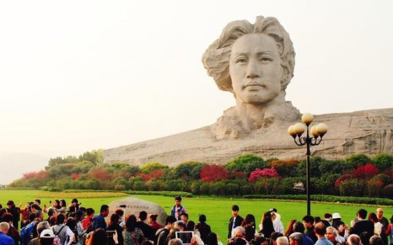 毛教员的智慧：如何通过《毛选》应对焦虑的三大方法