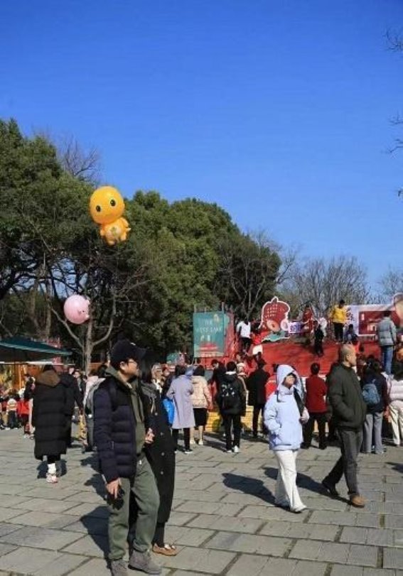 西湖边的年味，非遗文化的深沉与芬芳