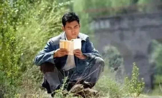 从榜样到现实的落差，我和堂姐不同的命运