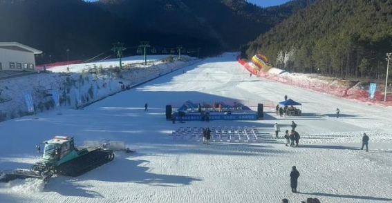 香格里拉冰雪季：感受雪域冬日的无限魅力