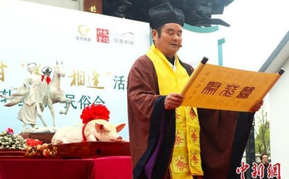桐乡“清明轧蚕花”民俗会：传承千年的桑蚕文化春日庆典