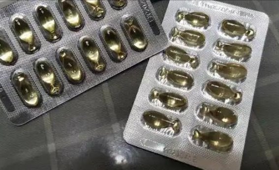 体内有癌，腰背可能告诉你，建议补充3种营养素，癌细胞难藏身