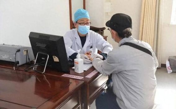 腿痛不一定是关节问题，肝脏可能在求救！你忽视的症状可能与它有关