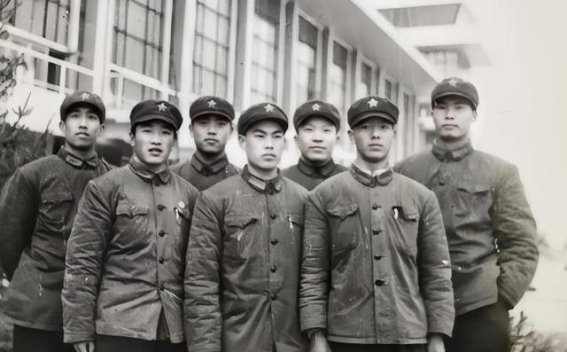 信任的裂痕：一个军人与家庭的艰难抉择