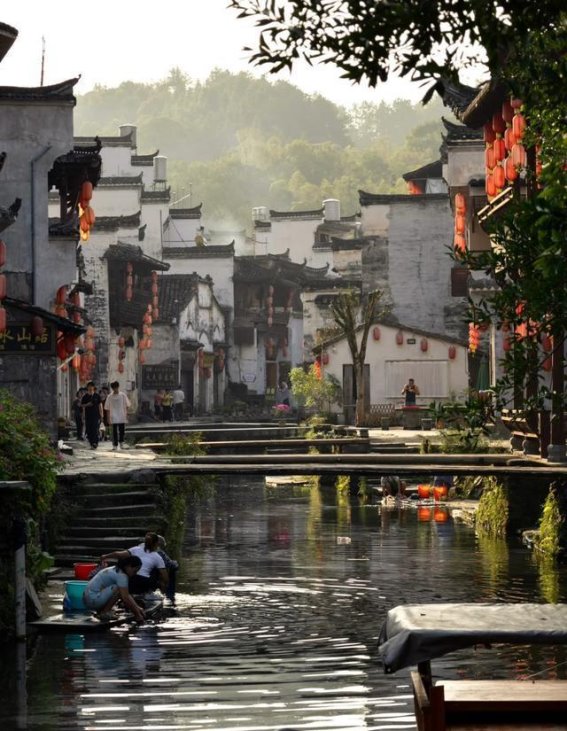 在婺源李坑：穿越时光的诗意古村