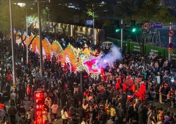 元宵节的五花龙灯：瓯海街头的传统与欢庆
