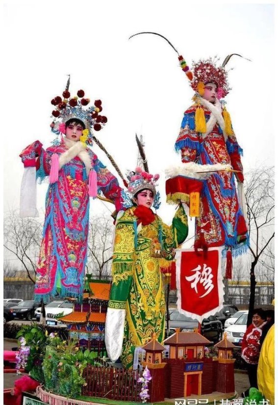 小店颂歌：历史与梦想的交响