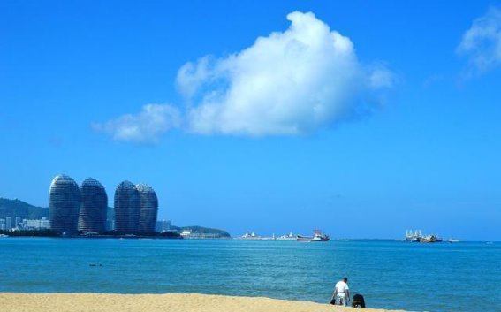 三亚湾的冬日风情：温暖与阳光的极致享受
