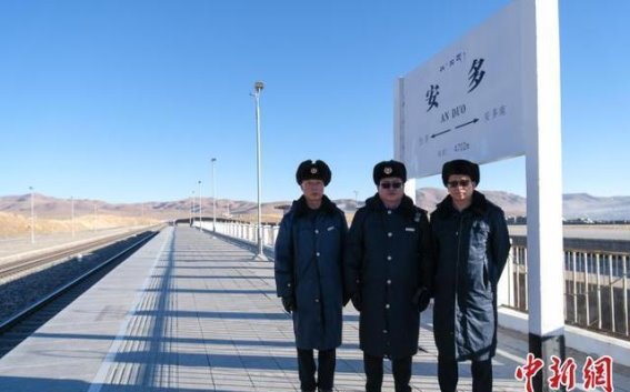 西藏安多站：海拔四千七百米的春运坚守