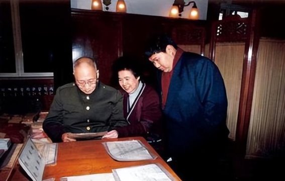 毛岸青的临终愿望：忠诚于共产主义，愿与母亲长眠