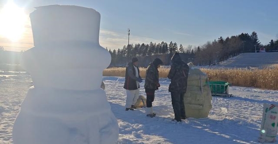 鄂温克族自治旗冰雪乐园盛大开园 冬日畅享冰雪奇趣
