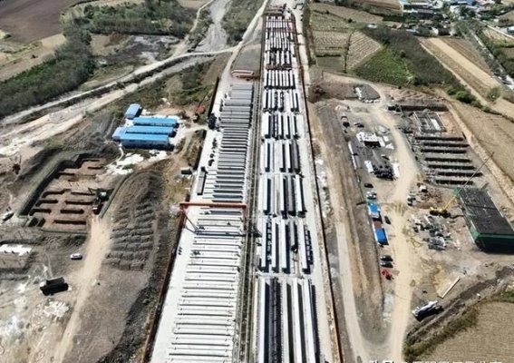 最新国内要闻汇总：八条新闻关注基建、体育与社会发展