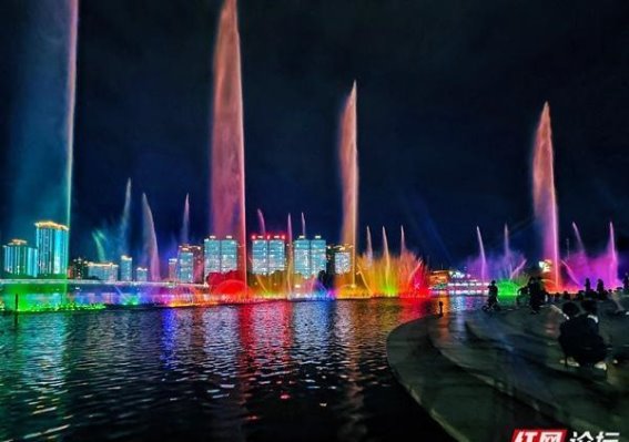 常德白马湖：音乐与灯光交织的梦幻之夜