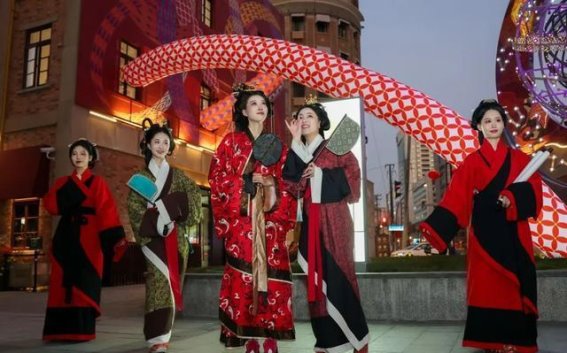 2025年旅游市场迎来“开门红”，中外游客共赴文化盛宴