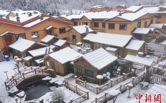 霜降时节的雪乡初雪奇观