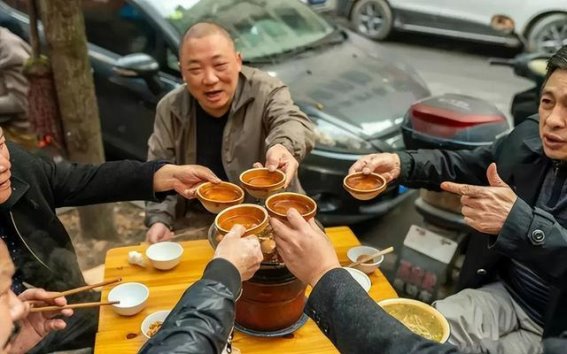 中国4个爱喝早酒”的地方，起床就能喝二两，是文化还是馋酒？