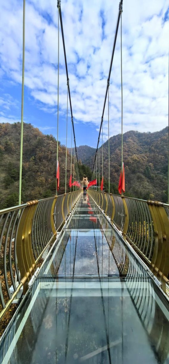 走进秦岭江山：秋色中的人间仙境