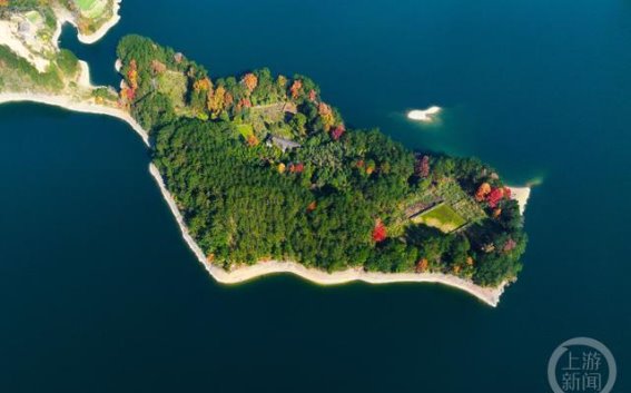 重庆黔江小南海：冬日地质公园的自然画卷