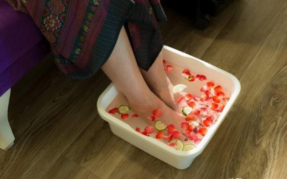冬季泡脚：高血压患者的隐形健康风险