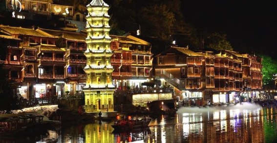 平遥与凤凰：古城魅力的双重奏