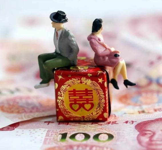 藏区女富豪丁珠：巨额财富与传统困境
