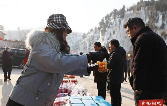 红崖冰瀑嘉年华：与冬日亲密接触，共赏冰雪奇观