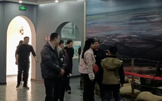 峰峰春节的盛宴：感受年味与文化交织的奇妙时光