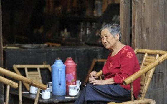 天气越来越冷，老年人不想患上心梗，外出一定多注意这3点