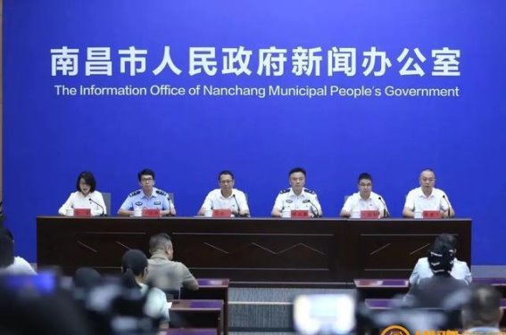南昌2024年国庆烟花晚会：首次“船上+楼上”燃放，尽展盛世辉煌