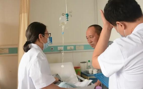 医生也有极限，谁来关注他们的健康？