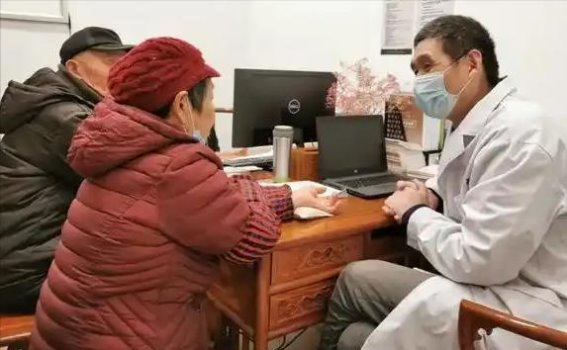 肠胃炎忌食榜曝光，酒排第三，冷饮与柑橘最伤肠胃