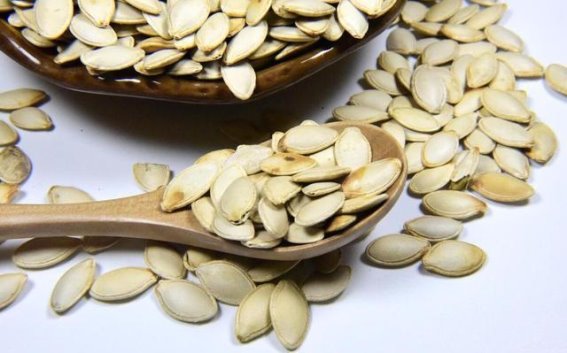 人过60岁，大脑更需“对症食疗”，这4种食物值得常吃
