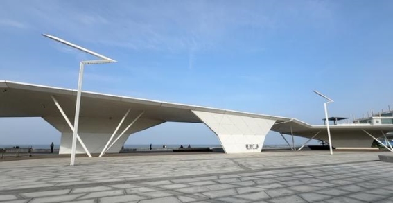 八角湾的蜕变：从工业重地到生态美湾的奇迹之旅