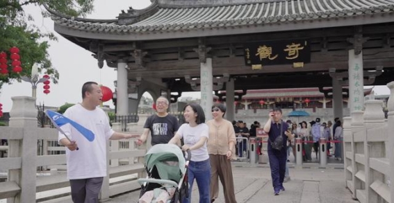 携程全球旅游司导平台：推动包车游与定制游服务标准化