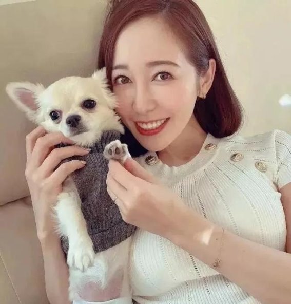 成熟女性的魅力，犹如海岛般从容与坚定