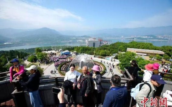 三峡大坝旅游区迎来游客增长新高，创新发展持续引领
