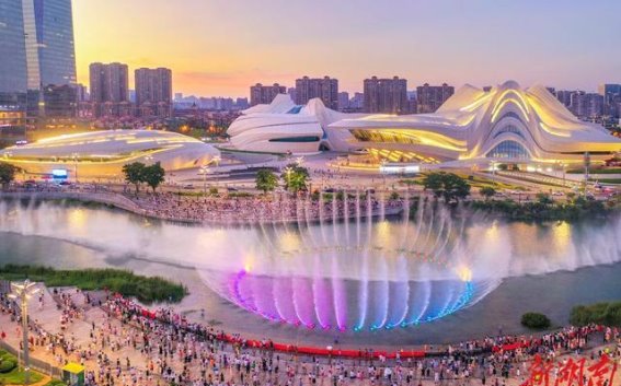 梅溪湖：城市与自然交织的诗意新篇章
