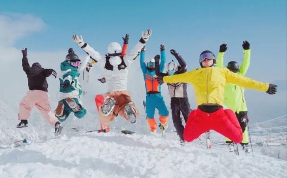 成都冰雪热潮：家门口的滑雪乐趣