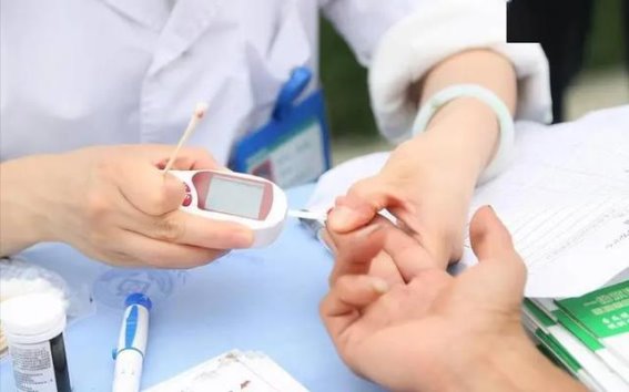 57岁男子糖尿病管理新尝试：苦瓜汁的效果如何？