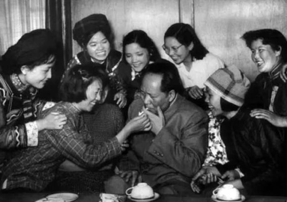 毛主席与邢韵声的深情往事：庐山邂逅的珍贵回忆
