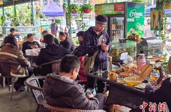 中越美食香飘云南边境小城