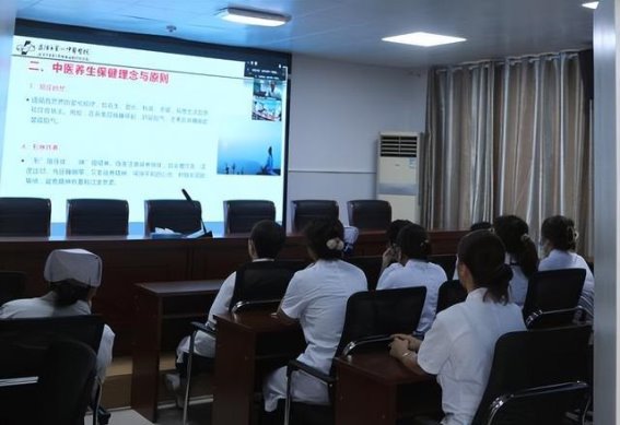 湖南益阳首家红石榴“毛医生”援疆工作室揭牌成立