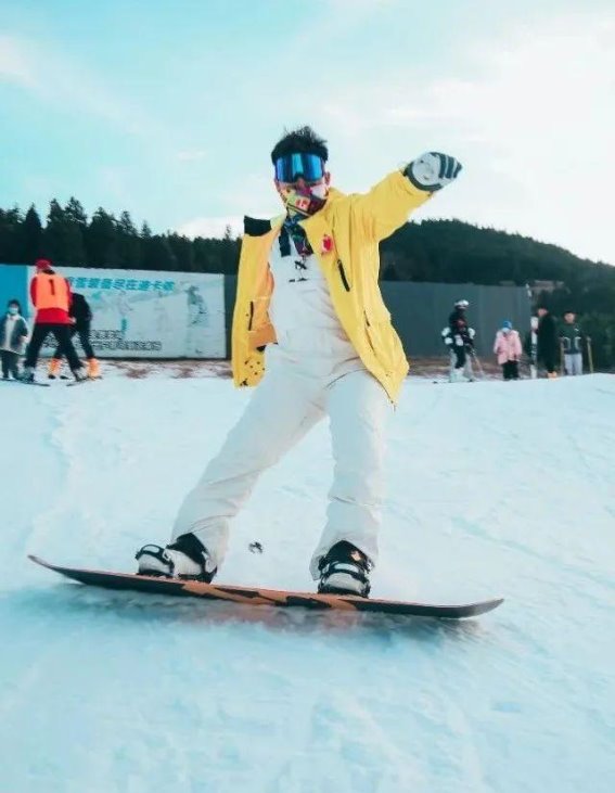 潍坊冰雪大世界，带你体验梦幻滑雪之旅