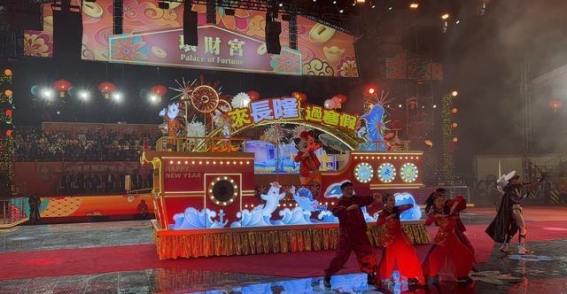 横琴长隆海洋奇观再亮相澳门，花车巡游与烟花共舞迎新春