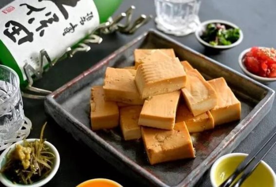 从东京灵感到家常美味：如何轻松制作酱油腌豆腐