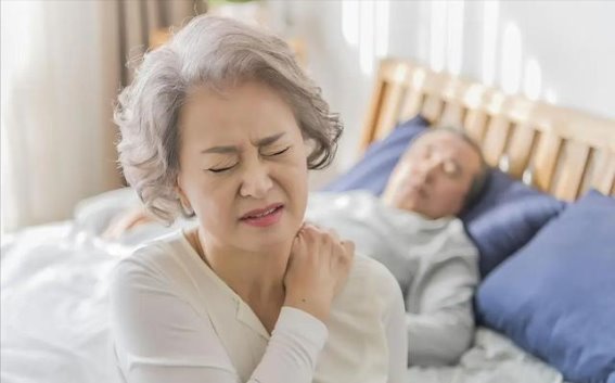 警惕后背异常：三种症状或是肾衰竭前兆