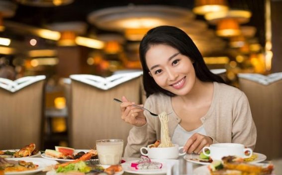 1万元人民币在美国能撑多久？你一定想不到的差距