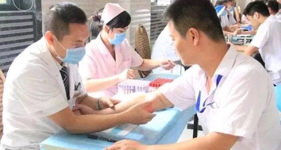 健康的觉醒：左晖与肺癌的抗争